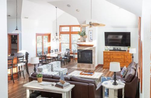 Corolla Casa | Golf Cart Friendly Pool Game Room & Resort Perks