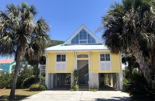 Oceanmarsh Subdivision Casa | Golf Cart, River and Marsh Views, Oceanfront Community, Beautiful Sunsets