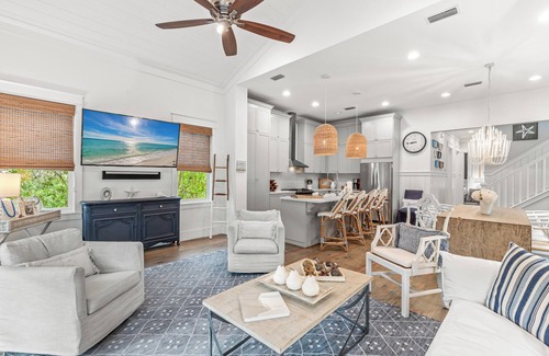 Hammocks of Seagrove Casa | Golf Cart ~ Two Community Pools ~ Close to Seaside ~ Fully Stocked Kitchen