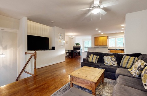 Glen Riddle Casa | Golf course-adjacent condo with access to a pool, hot tub, & fitness room