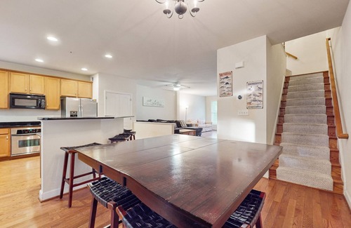 Glen Riddle Casa | Golf course-adjacent condo with access to a pool, hot tub, & fitness room