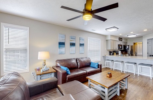 Carolina Forest Condominio | Golf course-front 2nd-floor condo with water views, pool, tennis, & on-site golf