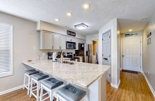 Carolina Forest Condominio | Golf course-front 2nd-floor condo with water views, pool, tennis, & on-site golf