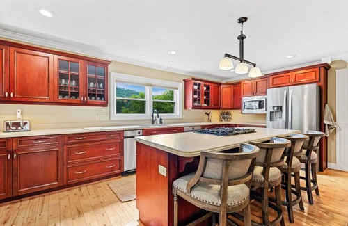 Hendersonville Casa | Golf Course Getaway: Pickleball/Tennis/Pool/Hot Tub/Fire Pit