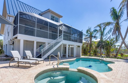The Dunes Casa | Golf course home beautifully designed with stunning sunsets!