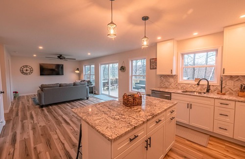 Lake Ariel Casa | Golf course in the backyard and endless amenities just minutes away! 🏔️ ⛳️ 🏖️