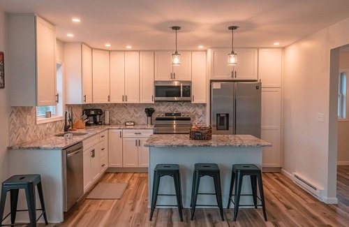 Lake Ariel Casa | Golf course in the backyard and endless amenities just minutes away! 🏔️ ⛳️ 🏖️