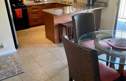 Dobson Ranch Casa | 1,900 SF Hermoso (Se admiten perros) Campo de golf Casa de pueblo