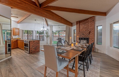 East Mesa Casa | Golf Course View, Sleeps 10, Remodeled Vacation Getaway, Pool, Putt Green, Fire Pit