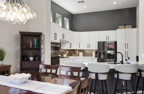 Desert Ridge Casa | Golf Course Villa! Saltwater Pool & Putting Green