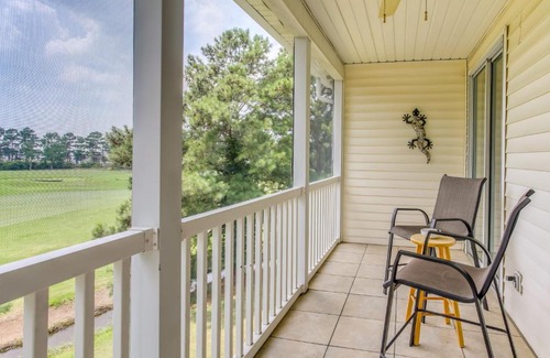 Carolina Forest Apartamento | Golf Getaway with Pool Access in Myrtle Beach!