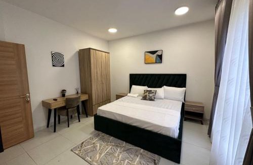 Benin City Apartamento | Golf Mews
