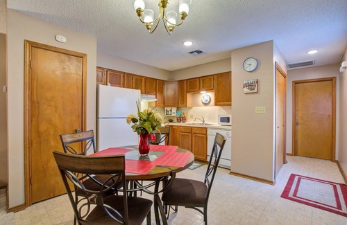 Palm Valley Casa | Golf, Quiet, king and Queen Suite, Winter Texans, Seasonal, Monthly Rentals