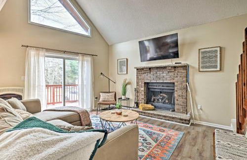 Tobyhanna Casa | Golf, Ski and Fish Cabin with Deck in Tobyhanna!