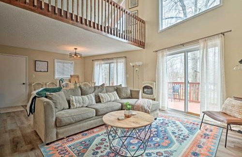 Tobyhanna Casa | Golf, Ski and Fish Cabin with Deck in Tobyhanna!