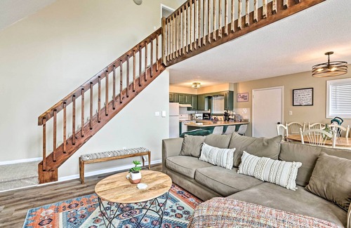 Tobyhanna Cabina | Golf, Ski + Fish: Cabin w/ Deck in Tobyhanna!