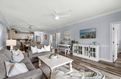 Central Myrtle Beach Condominio | Golf & Sunshine - Spacious Condo Overlooking the Green