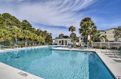 Sunset Beach Apartamento | Golf, Swim and Explore Sunset Beach Family Condo!