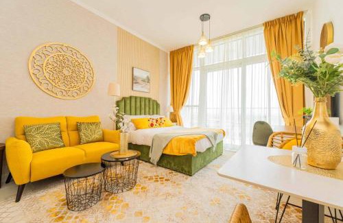 Dubai Apartamento | Golf View Studio in Damac Hills - Luxury Living, Exclusive Amenities, by Think Realty