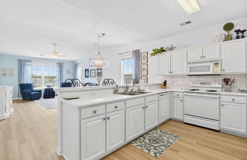 Sunset Beach Condominio | Golfers Delight on Sandpiper Bay Golf Course 3 BR condo in tranquil Sunset Beach