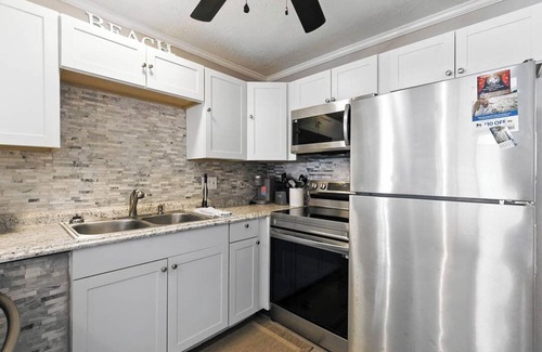 Kill Devil Hills Casa | Gone Coastal | Oceanfront | Community Pool