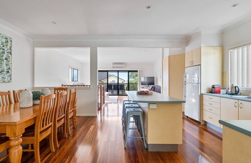 Nelson Bay Casa | Gone Surfing - In the heart of Nelson Bay Village