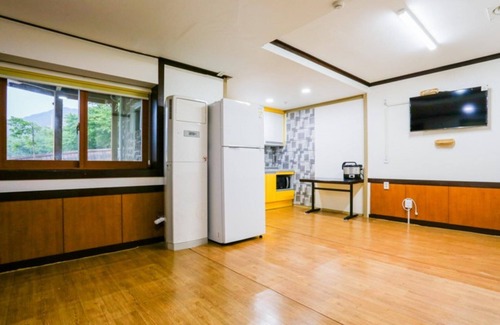 Gongju Casa | Gongju Inyeonui Hyanggi Pension