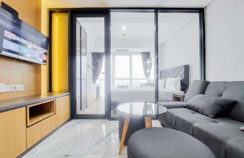 Pinang Apartamento | Good and Restful 1BR at The Smith Alam Sutera Apartment By Travelio