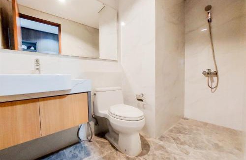 Pinang Apartamento | Good and Restful 1BR at The Smith Alam Sutera Apartment By Travelio