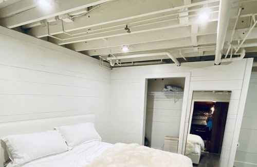 White Bluff Casa | Good Day Farm! Retreat 40 mins from Downtown Nashville