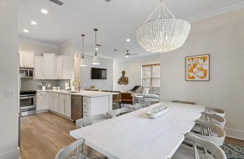 Rosemary Beach Casa | Good Day Sunshine by AvantStay | Sleeps 16, Pool + Private Beach Access