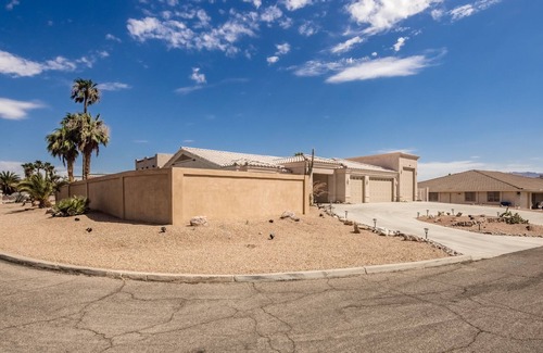 Crestline Casa | good home must visit. Confirm dates before visiting