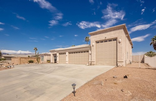 Crestline Casa | good home must visit. Confirm dates before visiting