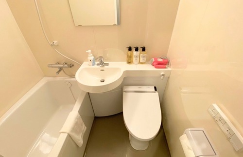 Sugamo Hotel | Good sunlight Wifi available 2 single beds 202 / Toshima-ku Tokyo