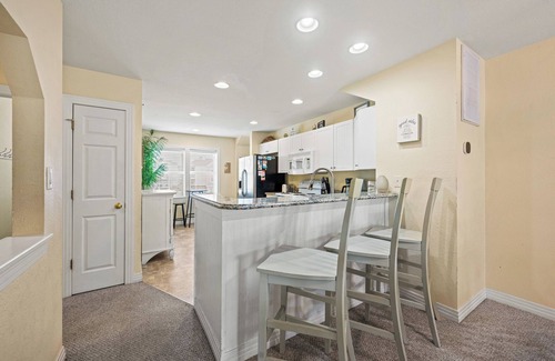 Bermuda Bay Casa | Good Vibes at Cambridge Cove Town Home, Family Fun Water Park, Beat Traffic with Flex-Stay