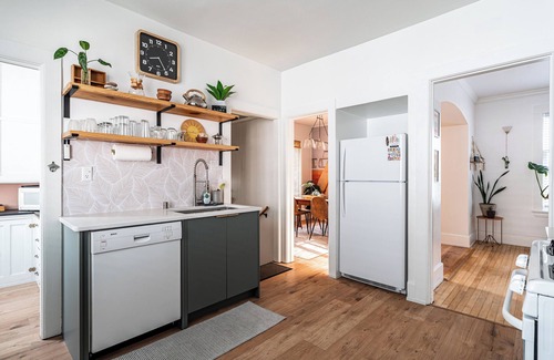 Sheboygan Casa | Good Vibes on the Third Coast-Pet Friendly! Cozy and Close by!