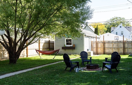 Sheboygan Casa | Good Vibes on the Third Coast-Pet Friendly! Cozy and Close by!