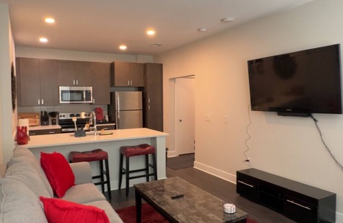 Mount Adams Apartamento | Good Vibes Only! Pool and Riverfront View! Walking dist to Banks & Stadiums !