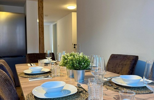 Freudenstadt Apartamento | Good Wood Apartment- The Nest I Modern half-timbered house on the market square in Freudenstadt