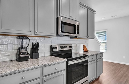 Red Oak Casa | GoodLiving Atlanta: Family Getaway "Pets Welcome"