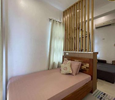 Mariveles Apartamento | Goody's Camaya Coast Beach Condo