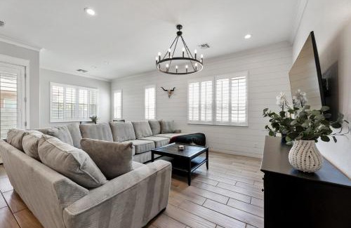 Goodyear Casa | Goodyear Getaway W Hot Tub and 6 min from Ball Park!