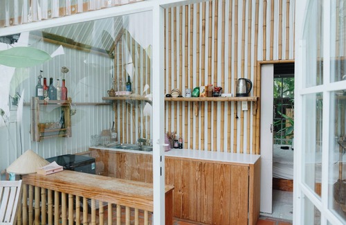 Ninh Kieu Casa | Goose home, sunshine, flowers, bird, chicken, geese, paceful, tropical type