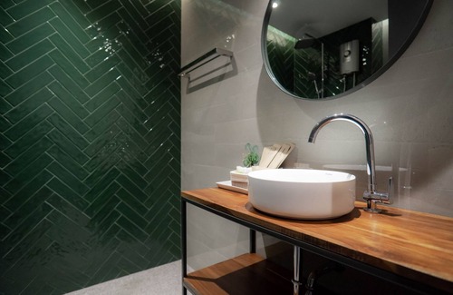 Phra Khanong Nuea Hotel | Goose Living