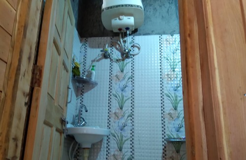 Chakrata Casa | Handaik Apple Homestay