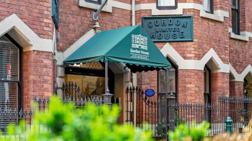 Chinatown Hotel | Gordon House Apartments
