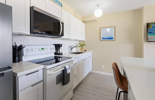 Waikiki Condominio | Gorgeous 1 Bdrm Waikiki Banyan Partial Ocean View T1