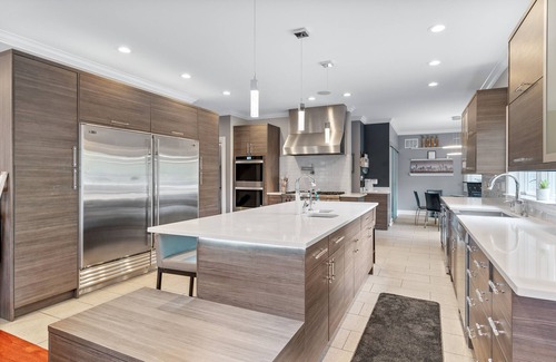 Skokie Casa | Gorgeous 15BD & 5.5BR House w/Ninja Gym - Skokie!