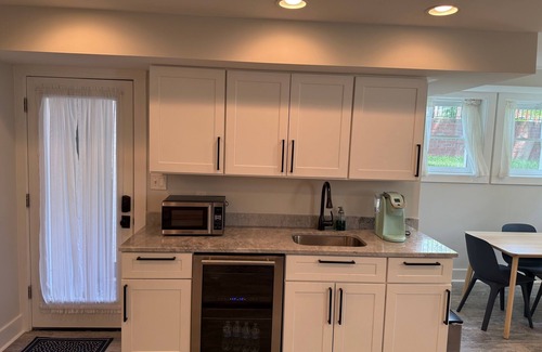 Capitol Hill Casa | Gorgeous 1BR apt/Capitol Hill/Eastern Market Entire rental unit in Washington