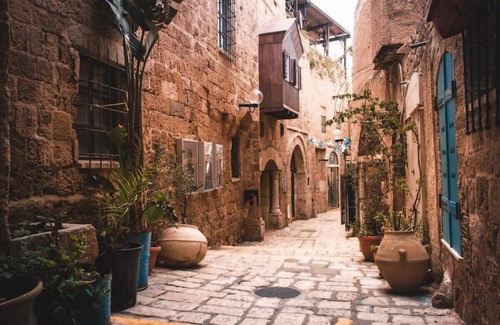 Neve Tzedek Apartamento | Gorgeous 1BR Suite Near Jerusalem Beach